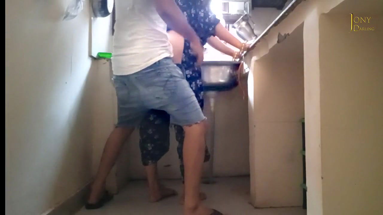 Behanchod Indian Behan Ke Sasural Mein hi Didi ko Pel Diya