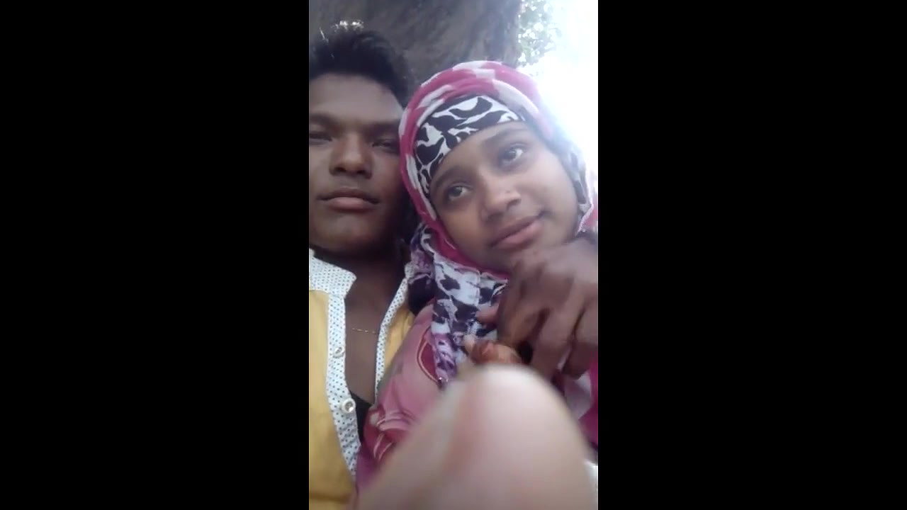 desi girl boobs sucked by boyfriend clip