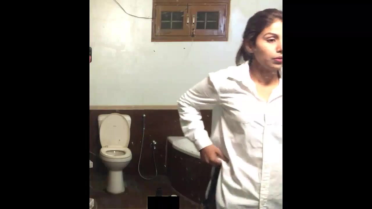 desi girl caught peeing in bathroom mms