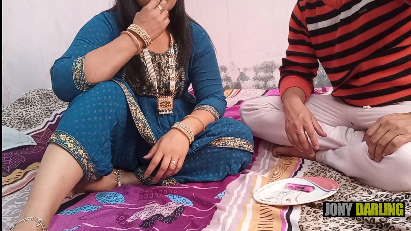 kothe pe apni hi randi ammi ko chodne pahuncha ladka, fer dekho kya hua part 2 Jony Darling