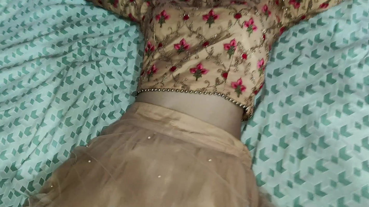 Kavita Bhabhi ko Sote Dekh Vijay Ne uthai bhabhi ki tang