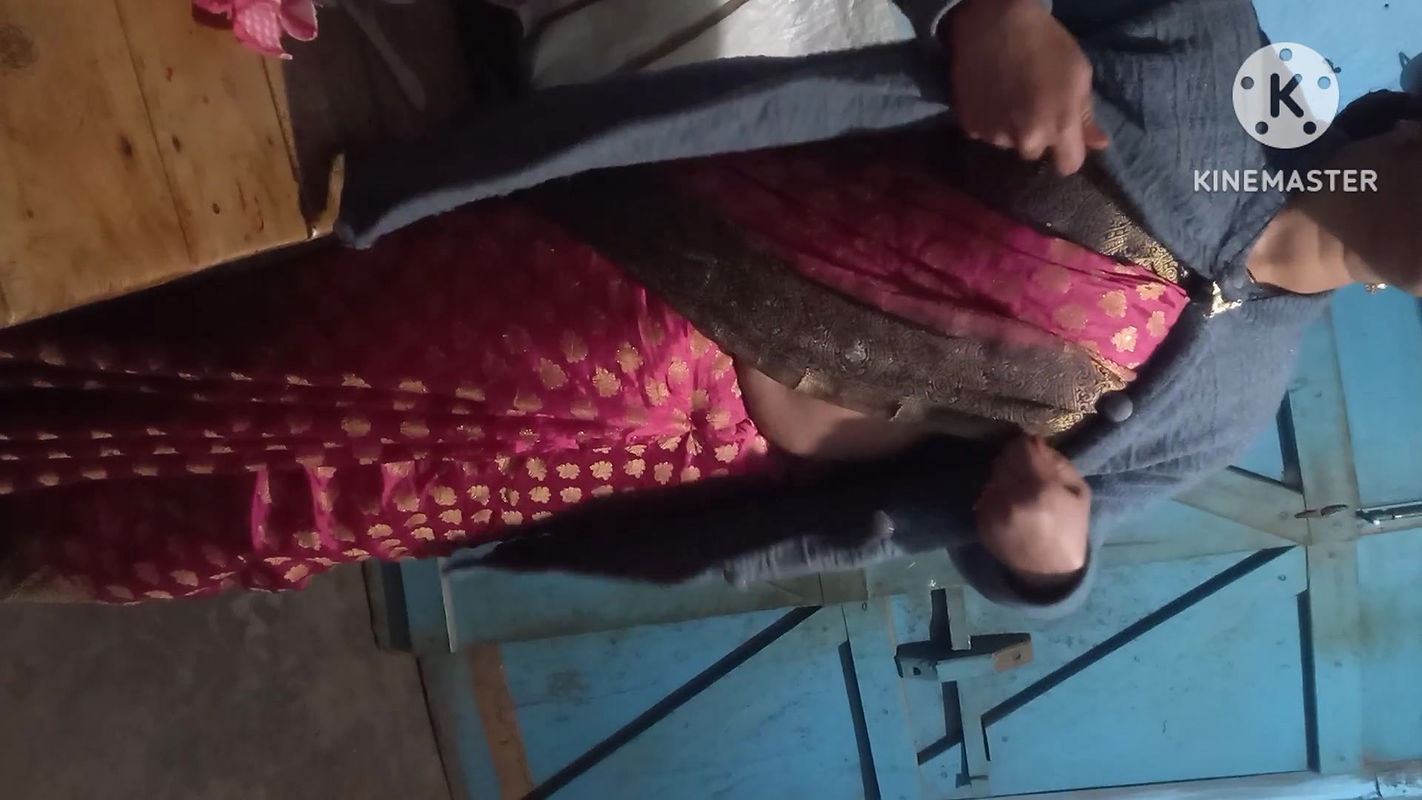 Hot sexy Kitu Bhabhi showed her breasts to her lover and made him drink her pussy juice