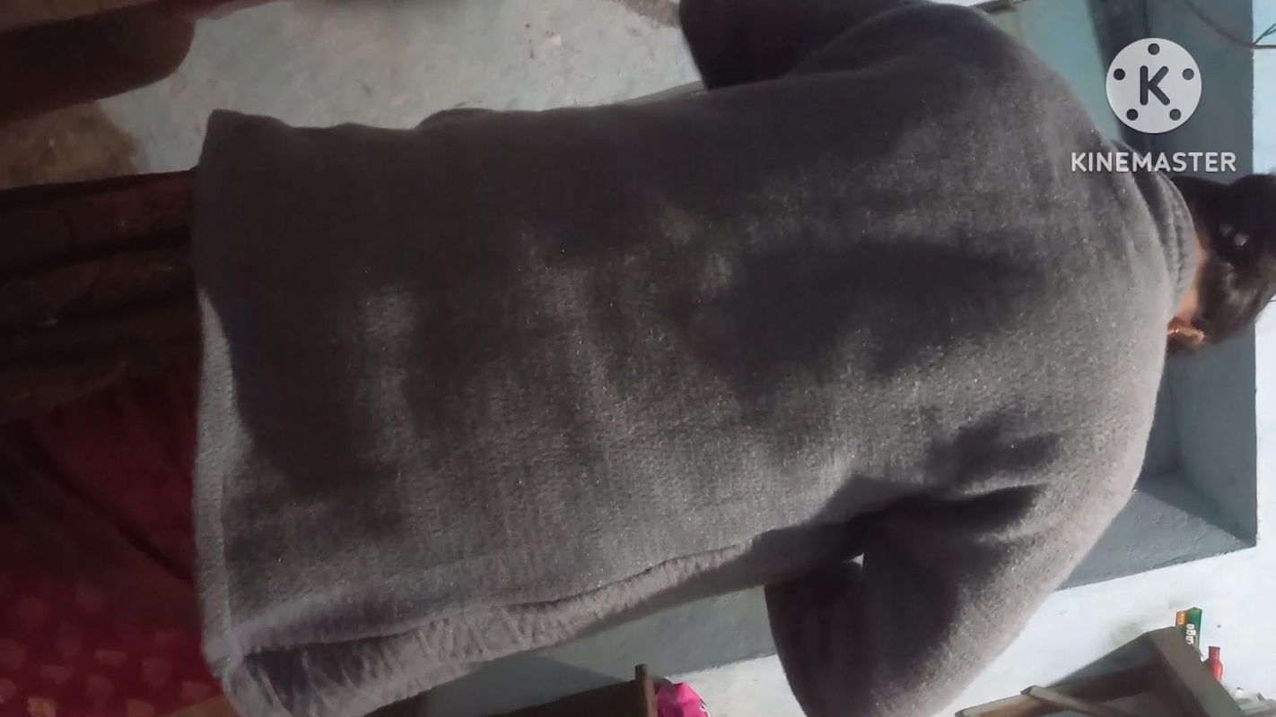 Hot sexy Kitu Bhabhi showed her breasts to her lover and made him drink her pussy juice