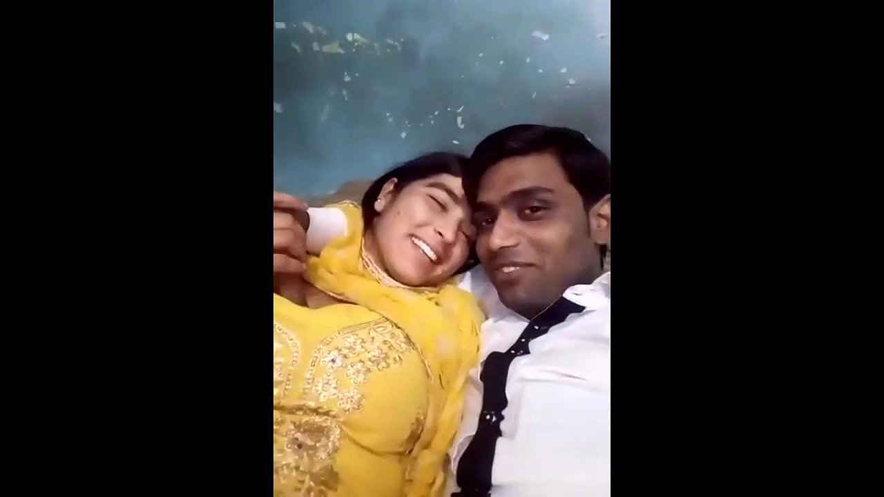 desi lovers hot smooching  boobs pressing
