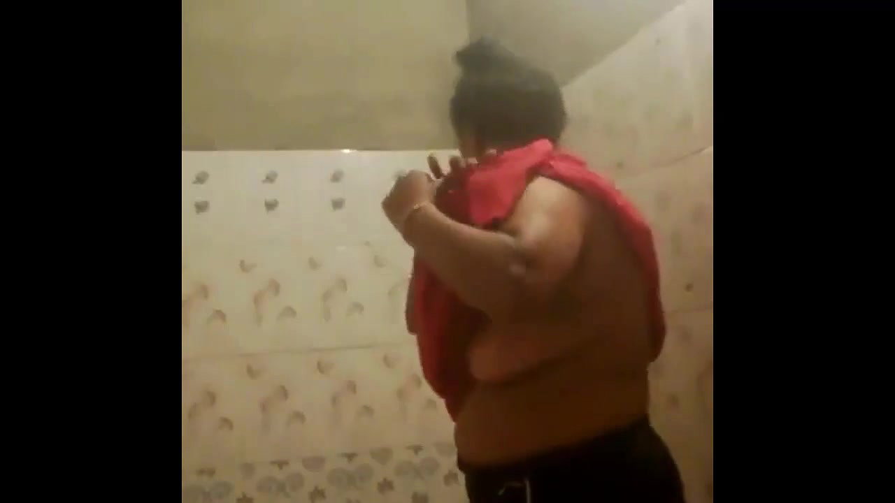 desi mallu aunty hot nude bath and dress changing scene hidden cam