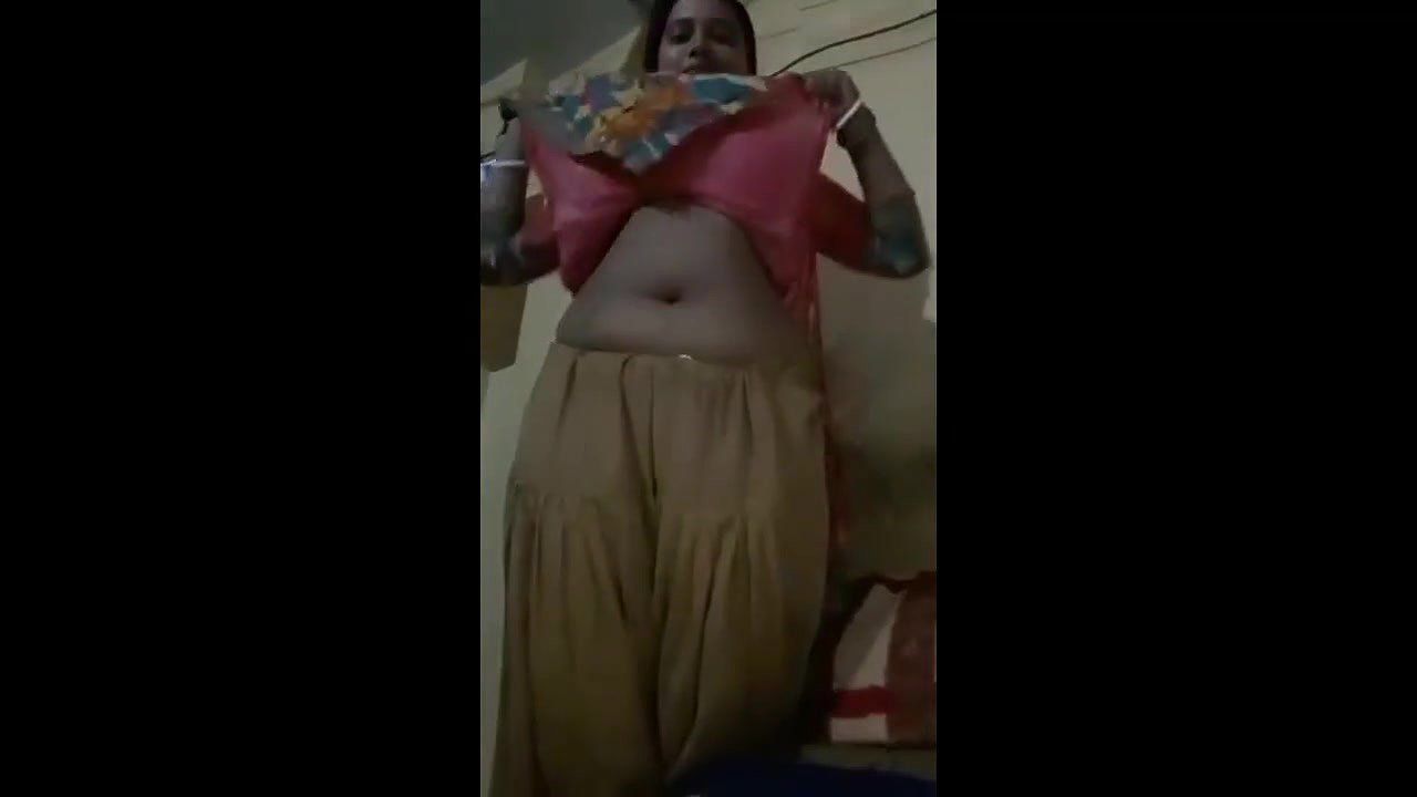 desi married bhabhi showing everything