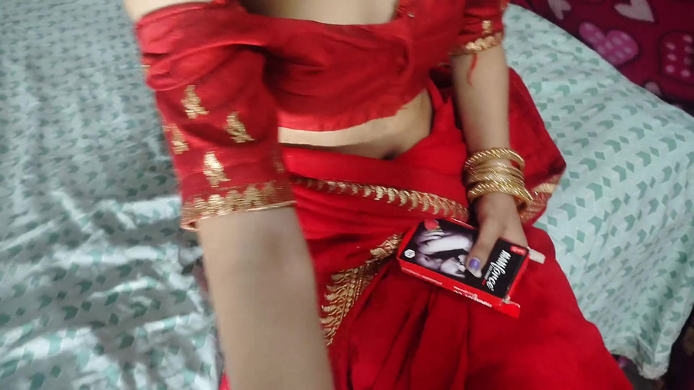 Desi Indian mami ji Ko Chodne ke liye Rakesh laya condom