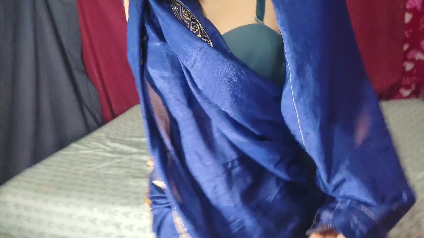 Chachi Ko Kamre mein band Kar Kar Khoob choda