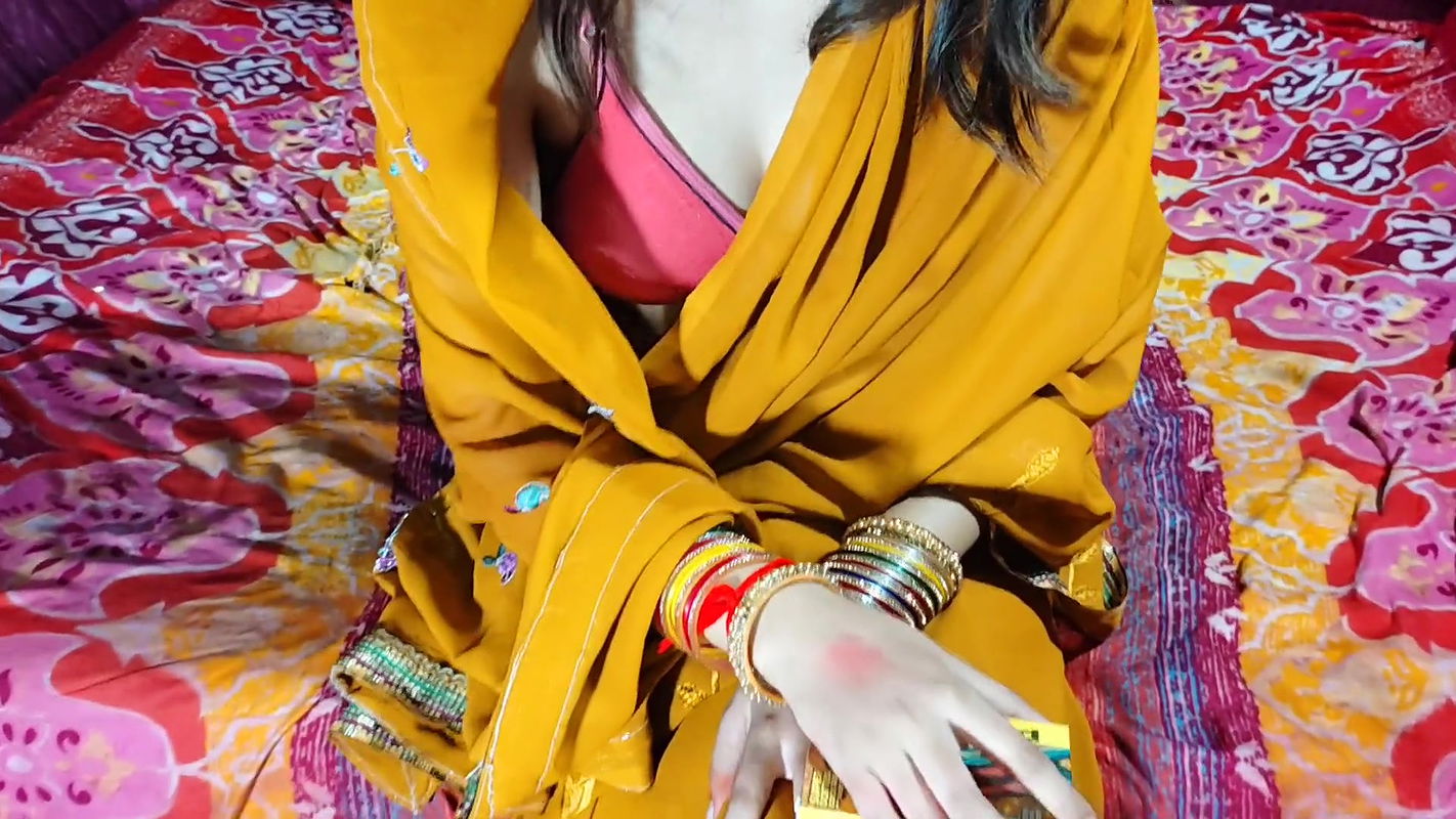 Bhabhi Ji Ne Khud Condom Diye Or Kaha Meri Sari Piyas Bhuja Do Devar Ji