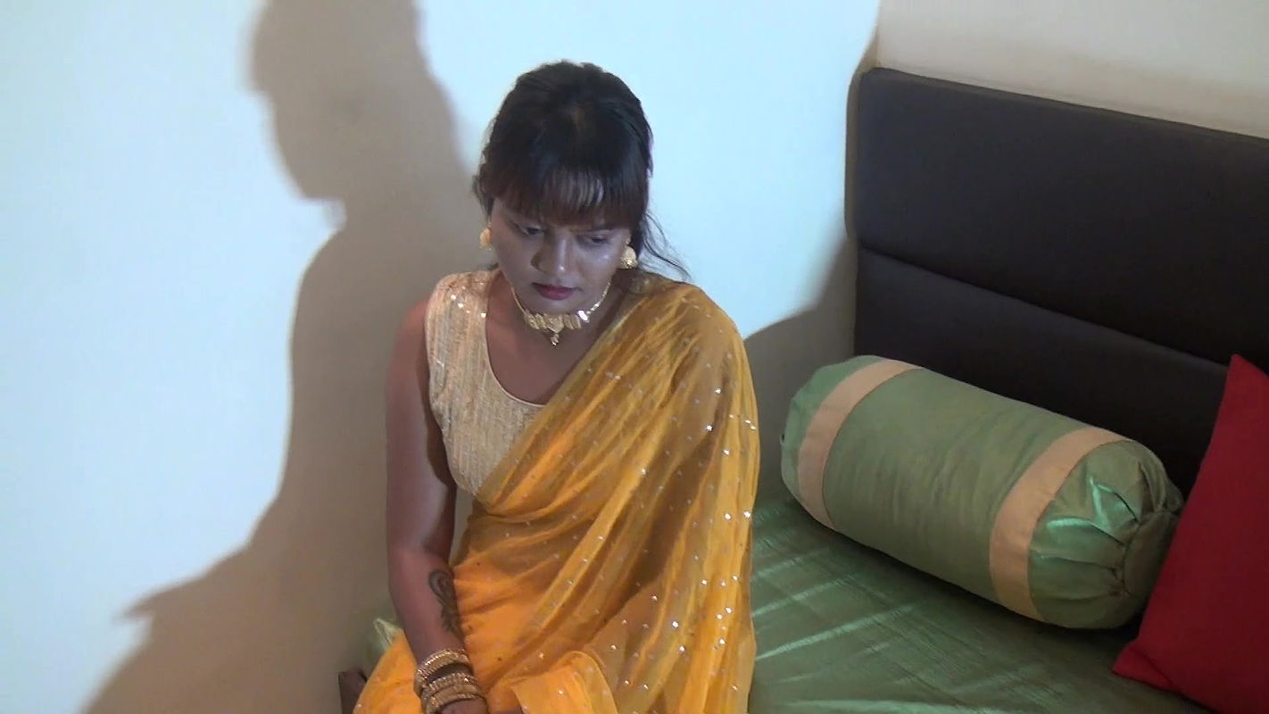 An executive cheated a girl and fuck her