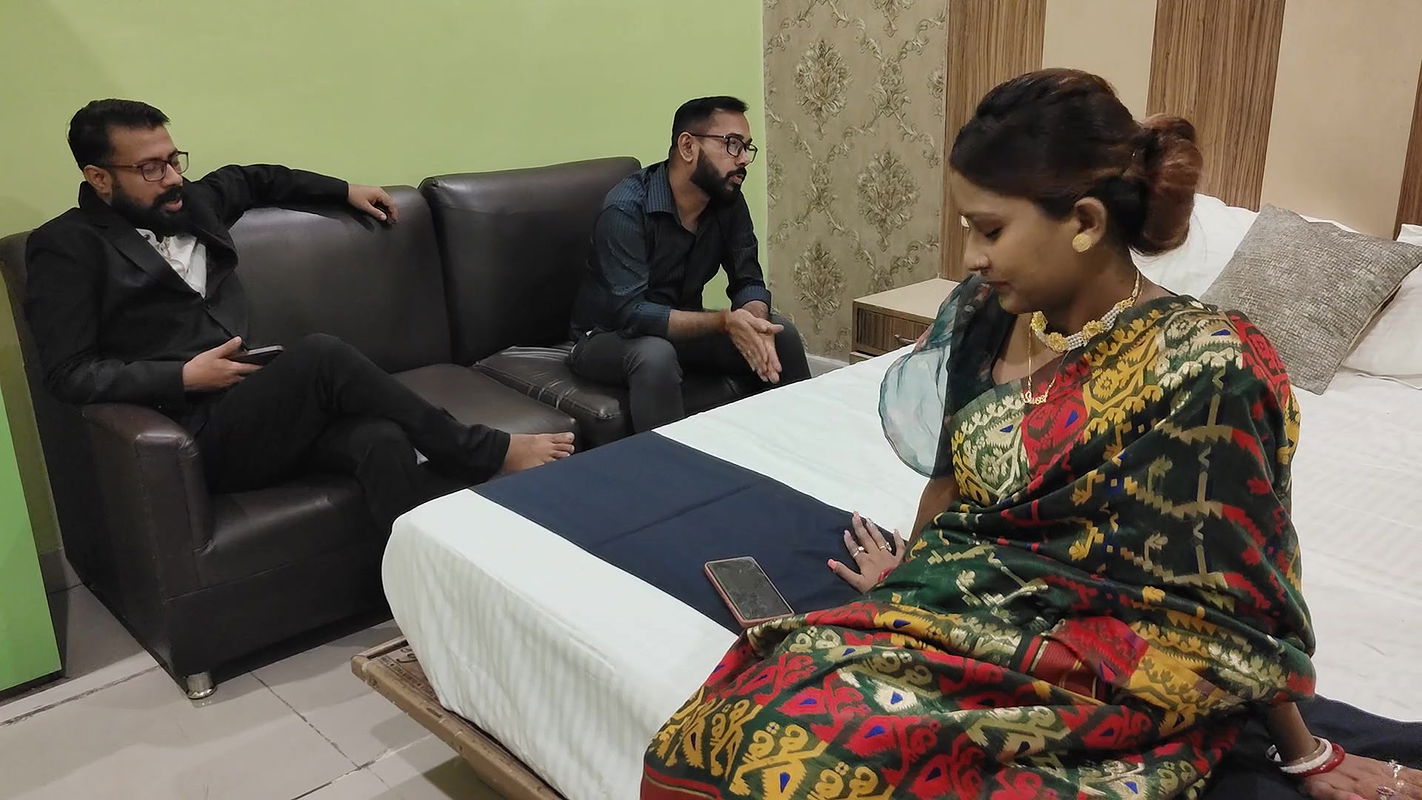 A couple made a hardcore fucking session infront of registror who came to made them divorce