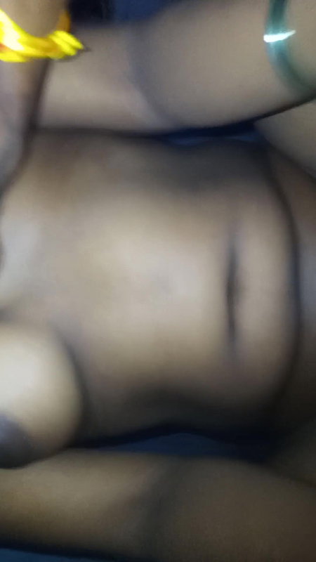 Play kissing sex game with indian wife