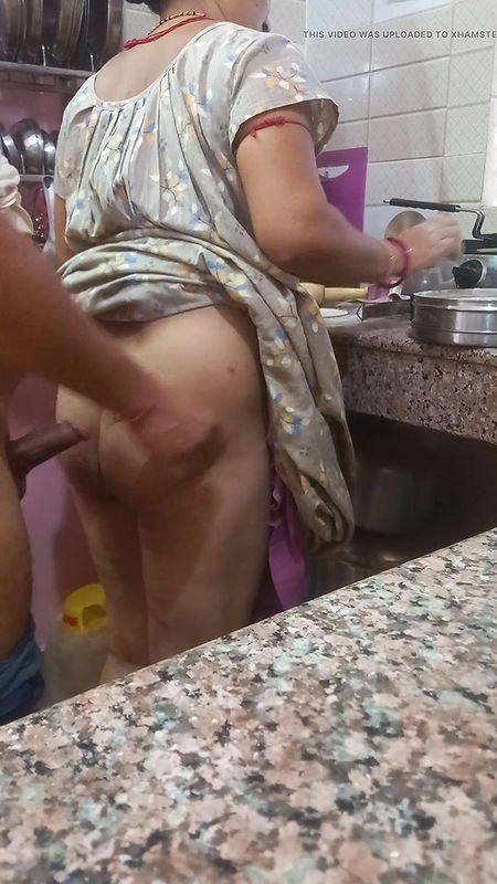 Hot sexy Kitu Bhabhi was left in the kitchen by her lover