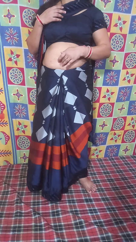 Hot sexy Kitu Bhabhi gave a hot performance by fingering her pussy in front of her brother-in-law