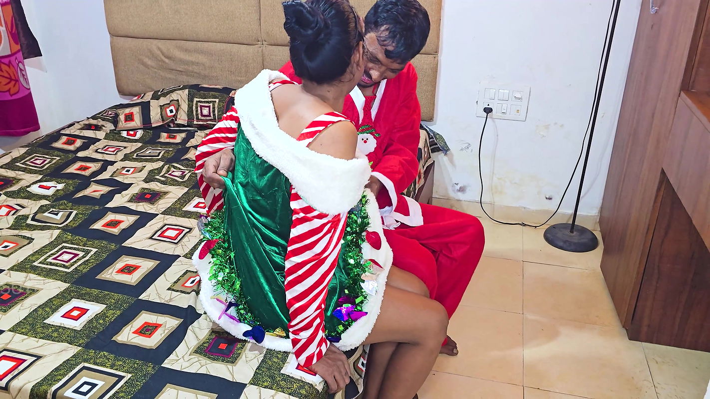 Husband fucked his wife by becoming Santa Claus