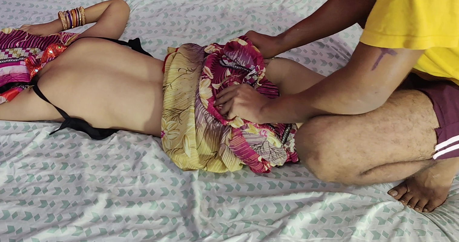 Gorgeous Nokarani XXX sex with Tharki Malik and farting with clear hindi audio