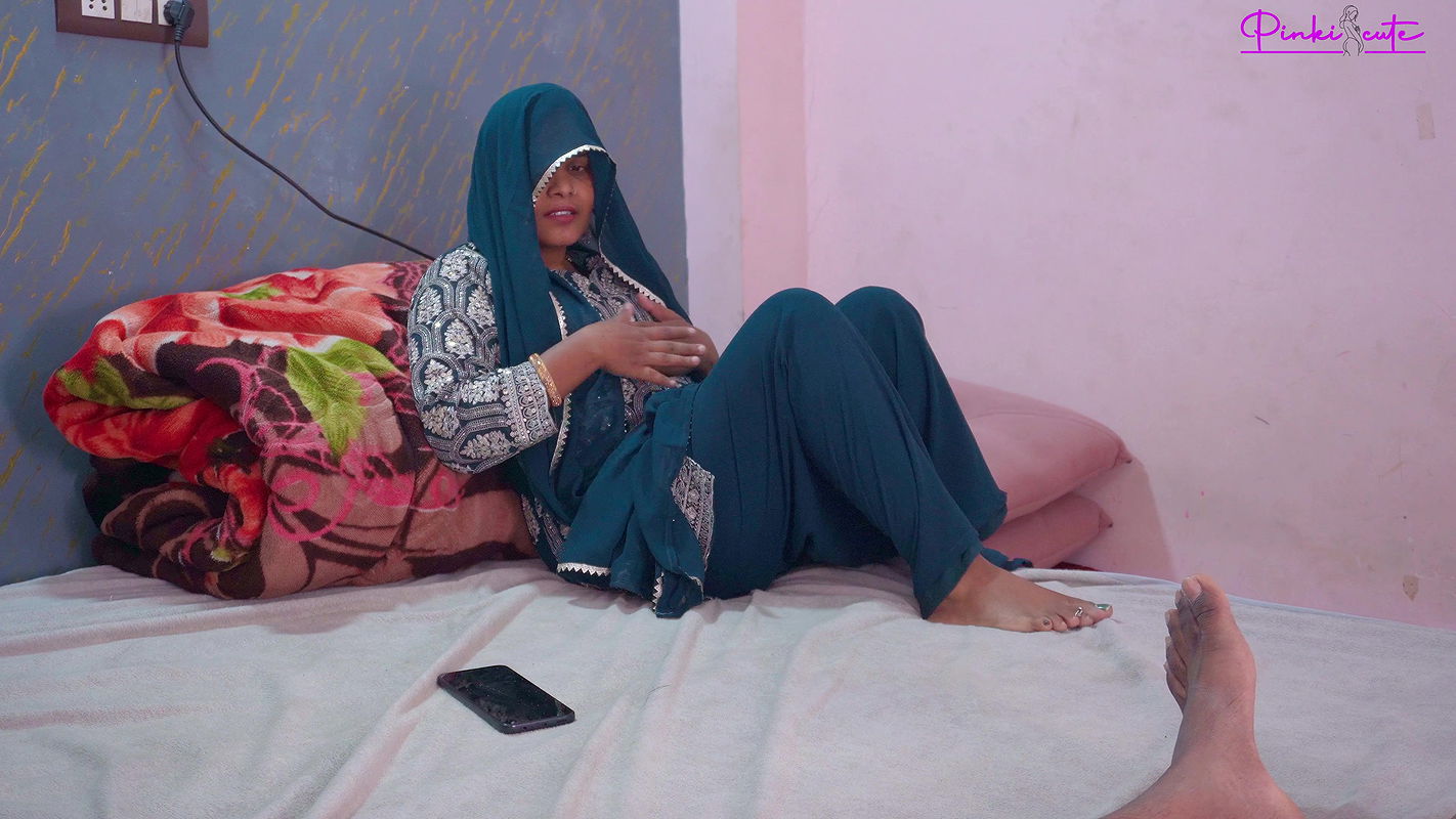 Dick Flash to Indian Bhabhi’s step Sister, she Suck The Dick like Pro and take Cum in mouth