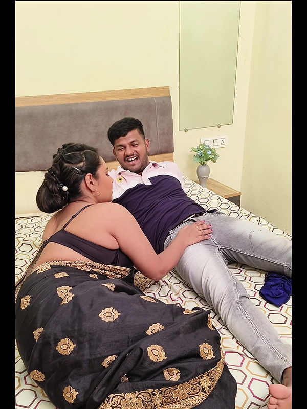 2 girl n 3 boy Indian hot couple behind the scene on shooting