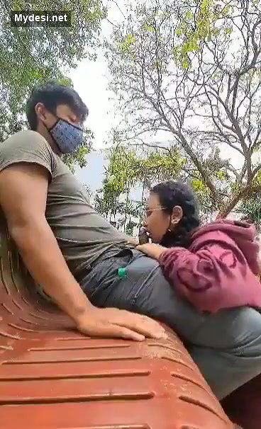 Desi lover fucking on park