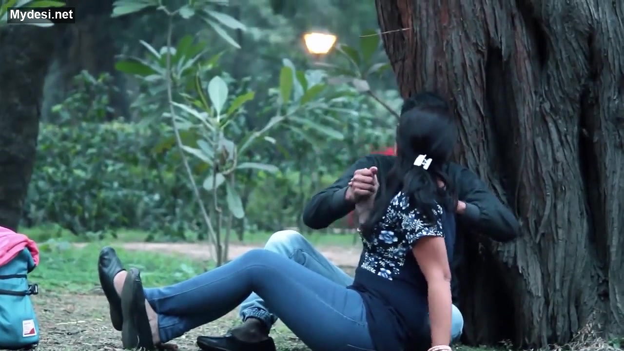 Indian Kissing  Video
