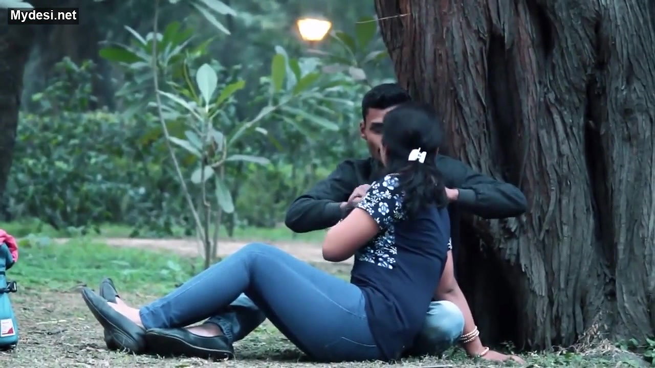 Indian Kissing  Video