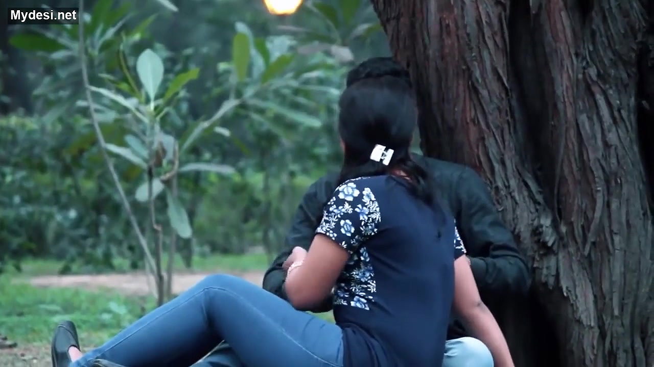 Indian Kissing  Video