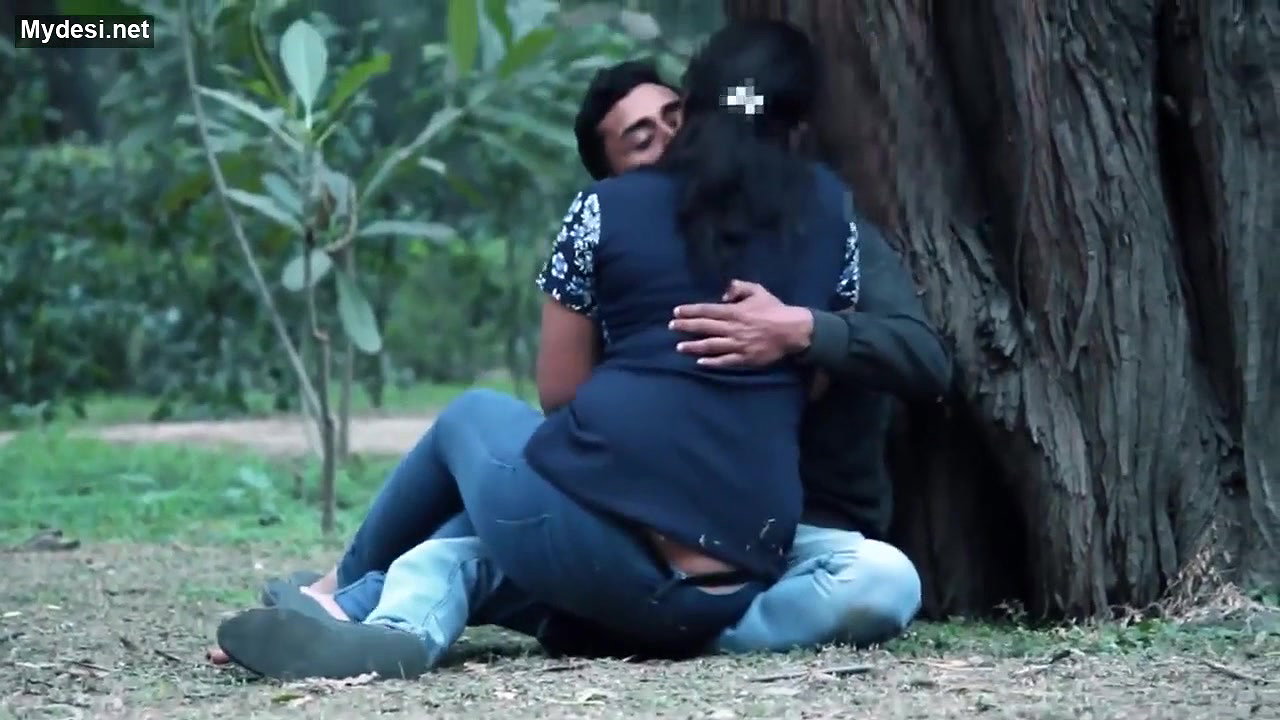Indian Kissing  Video