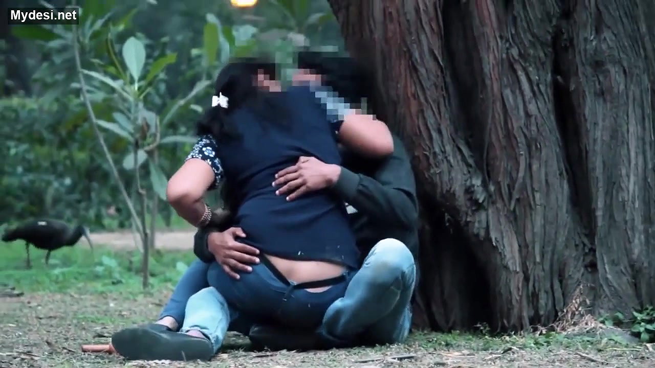 Indian Kissing  Video