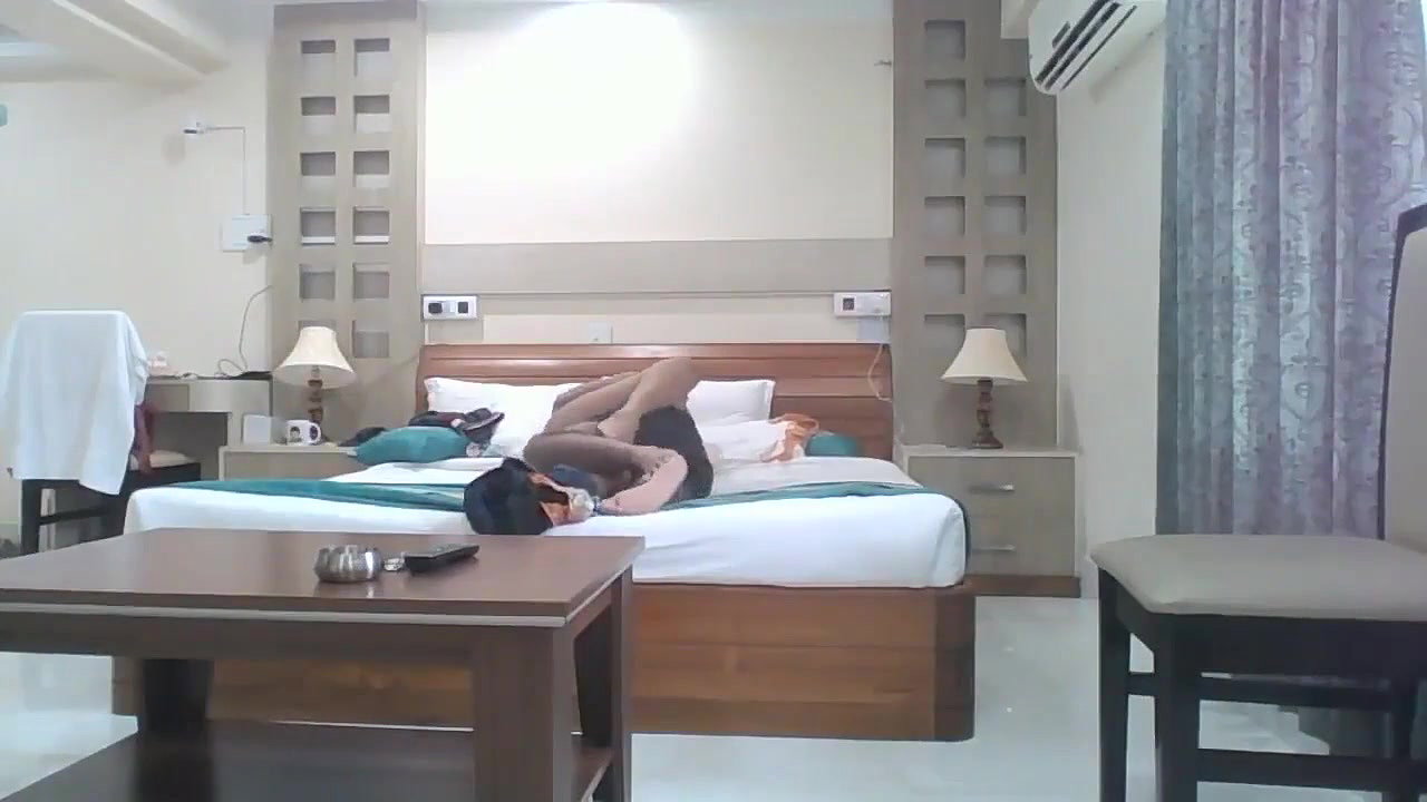 indian honeymoon couple 8