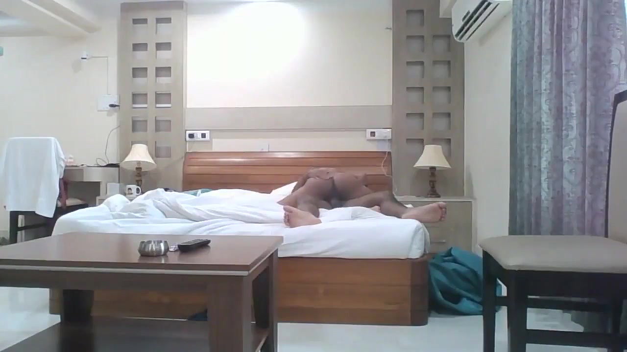 indian honeymoon couple 9