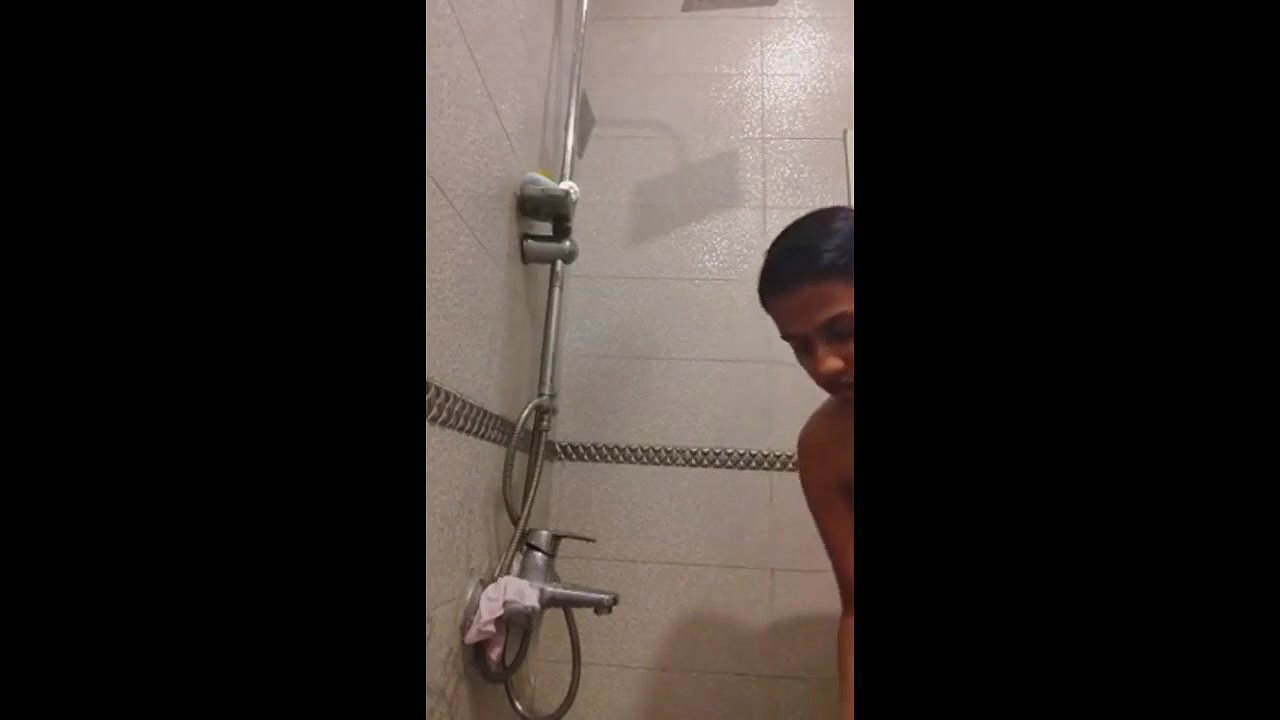 sexy tamil girl bathing video