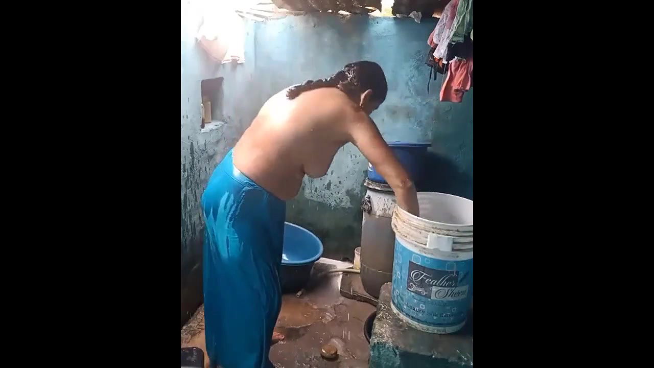 shabnam bhabhi erotic shower mms