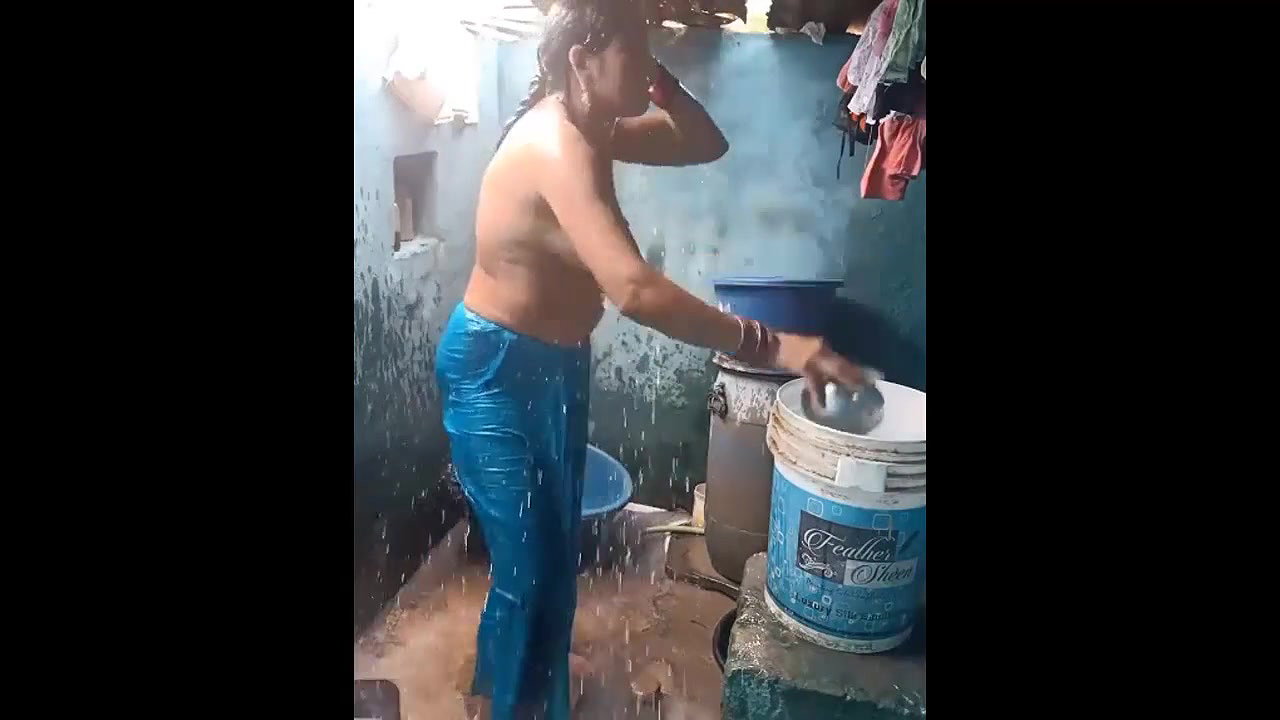 shabnam bhabhi erotic shower mms