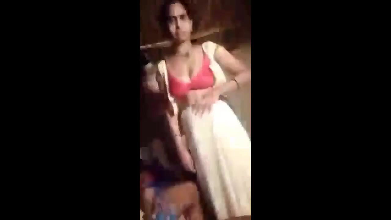 wife ki behan kay sath hot sex