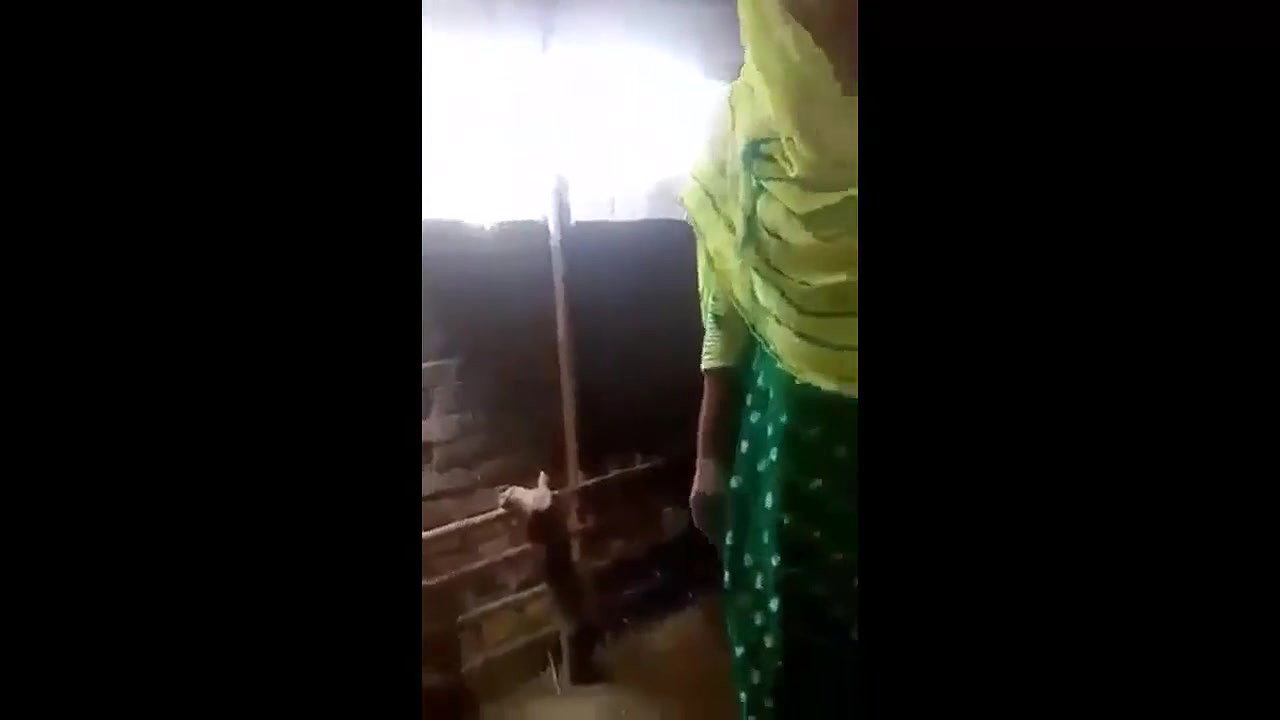 bangladeshi girl showing boobs