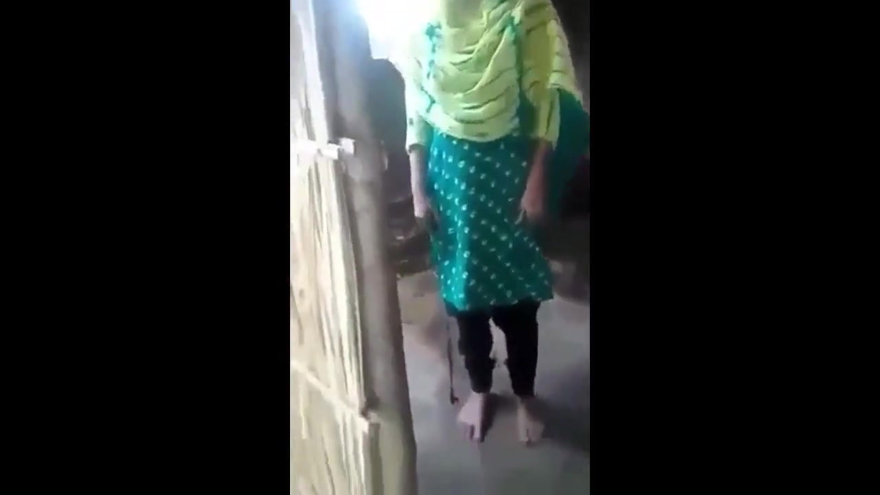 bangladeshi girl showing boobs