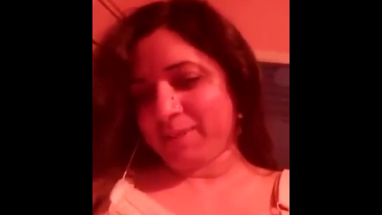 beautiful mature bhabhi boobs