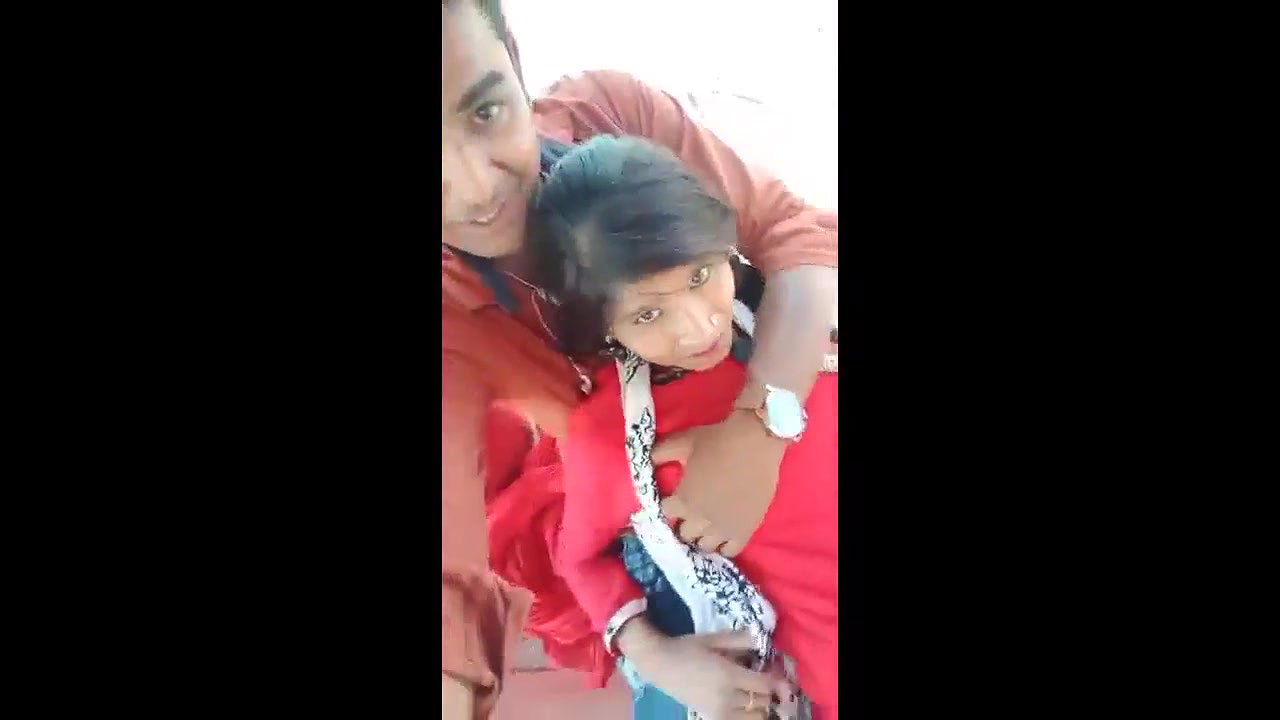 couple kissing in outdoor and press boobs full hindi audio