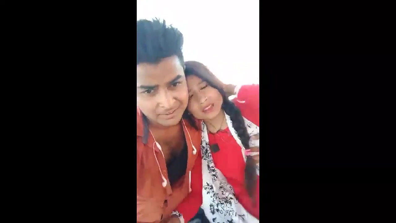 couple kissing in outdoor and press boobs full hindi audio