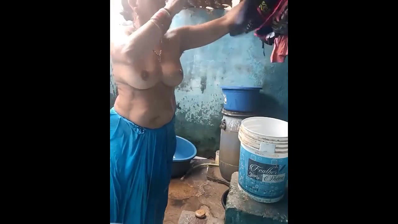 desi aunty nude bath