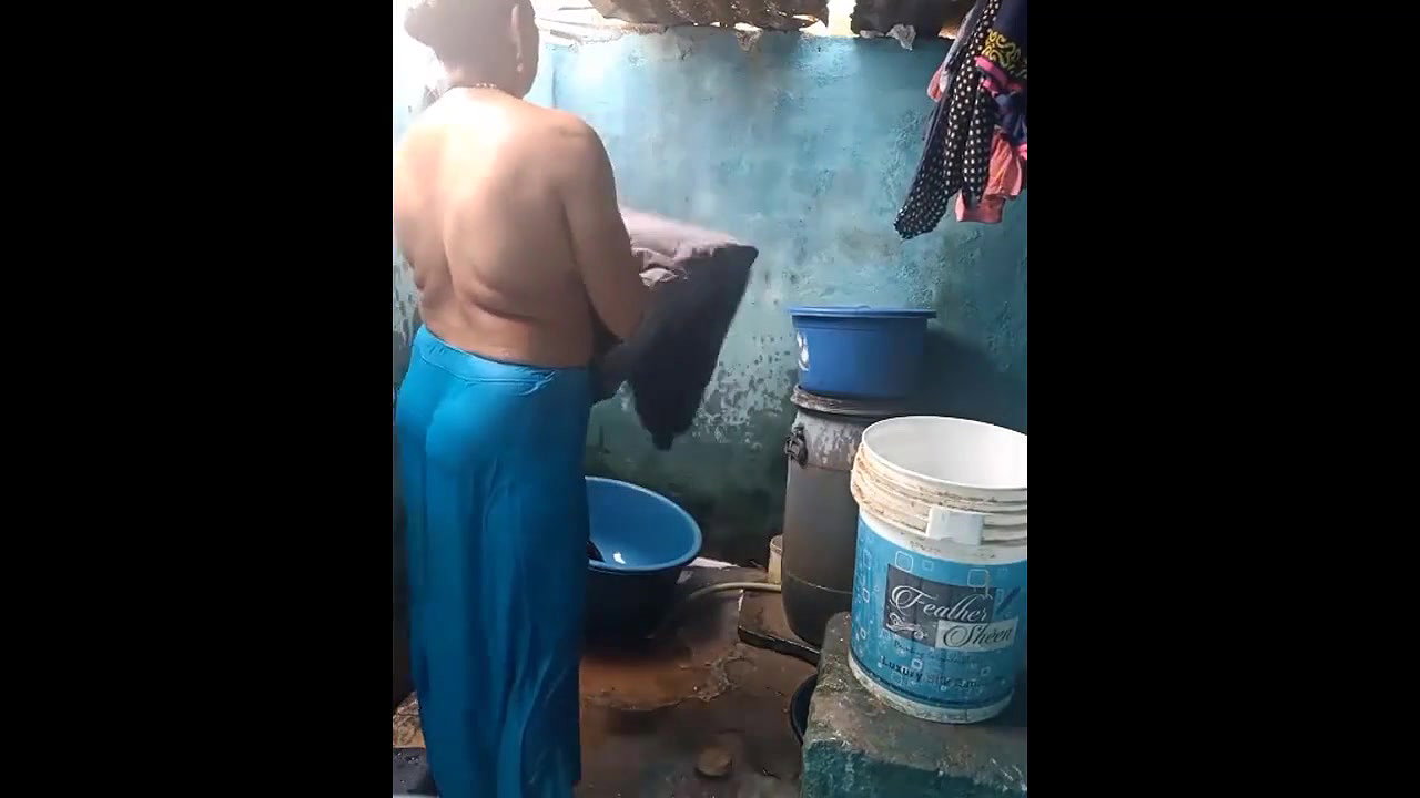 desi aunty nude bath