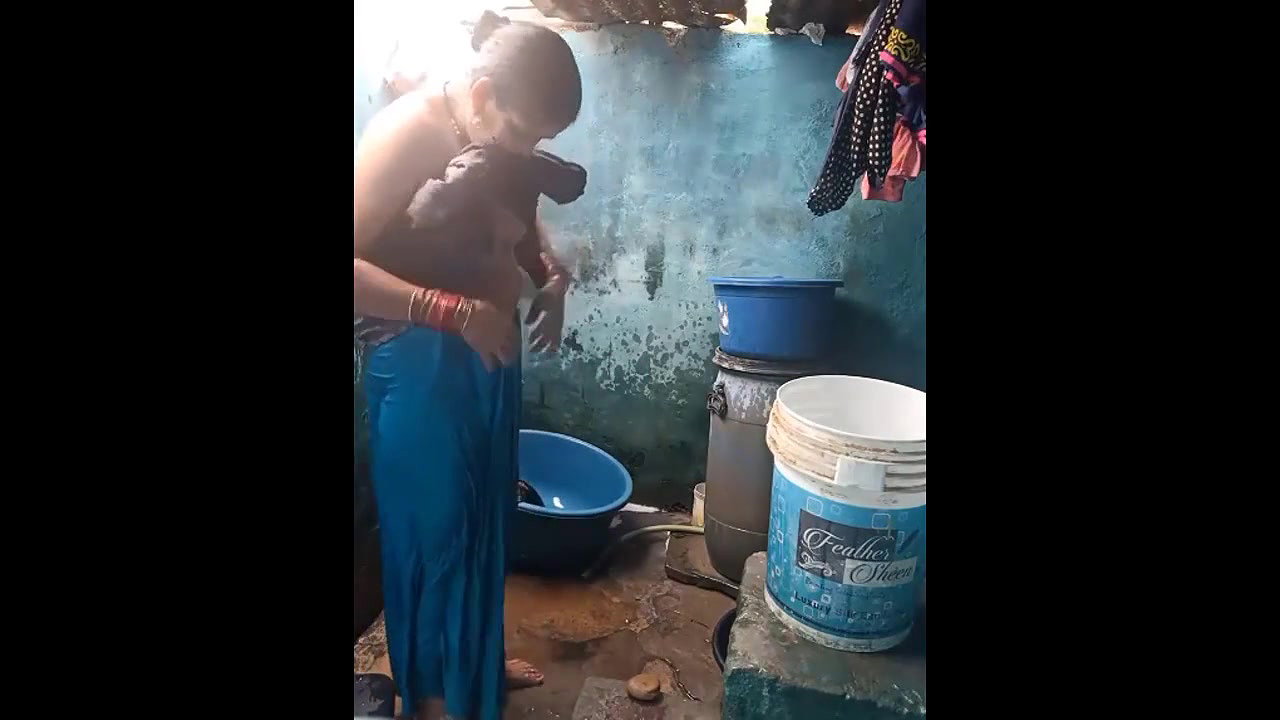 desi aunty nude bath