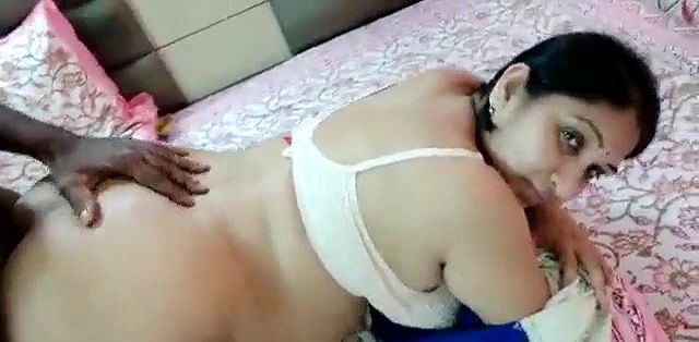 Desi Beauty Bhabhi Doggy with Nephew