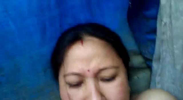Mature married bhabhi outdoor