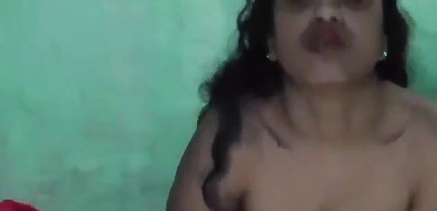 Desi daughtrinlw waiting FIl to fingr