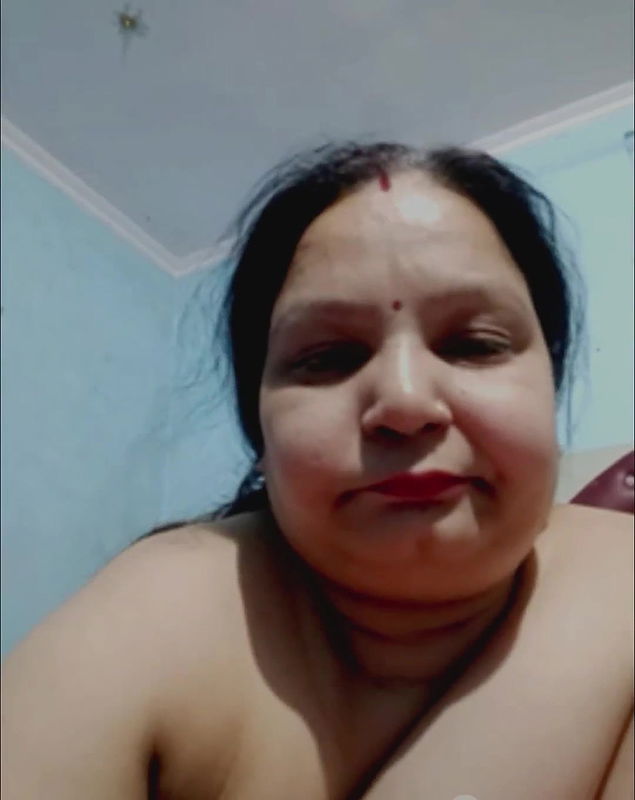 Big Boobs Desi Bhabhi Live Showing