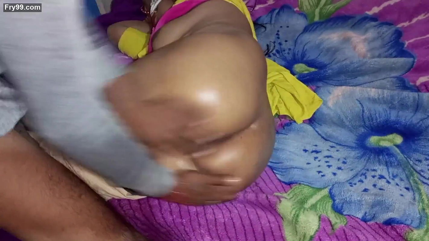 Ghar Me Kaam Karne Wali Maid KI Badi Gaand Ki Chudayi Ki – Indian XXX Maid