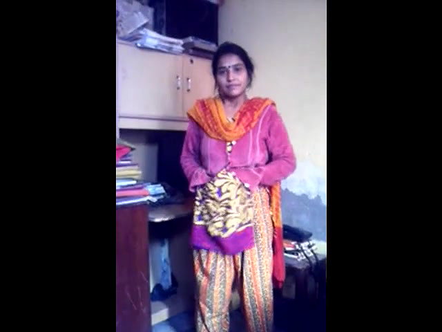 simi bhabhi showing boobs and pussy