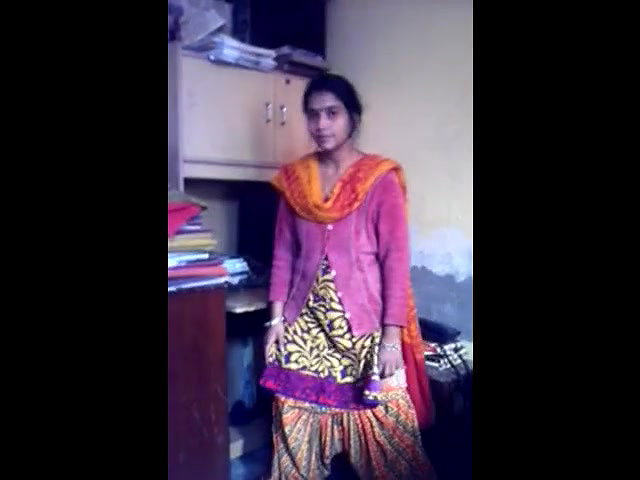 simi bhabhi showing boobs and pussy