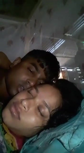 Beautiful village girl fucking with lover